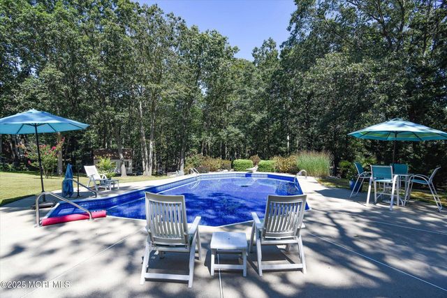 14 Bittersweet Drive, Jackson, NJ 08527