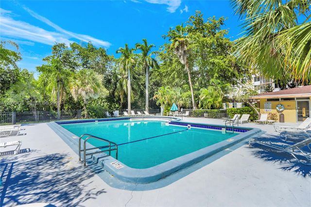 17890 W Dixie Hwy 203 203, North Miami Beach, FL 33160