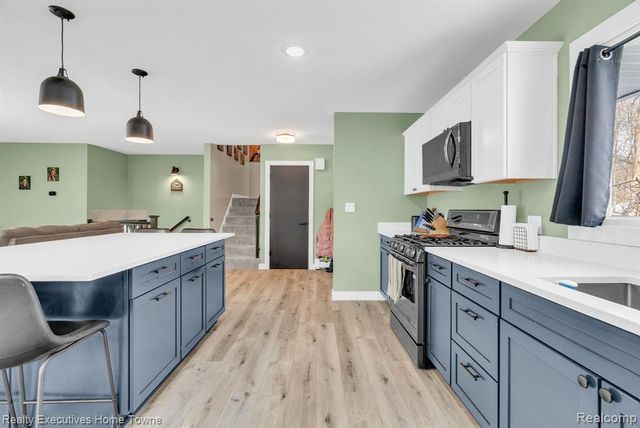 5851 Lakeshore Road, Fort Gratiot, MI 48059