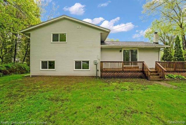 5851 Lakeshore Road, Fort Gratiot, MI 48059