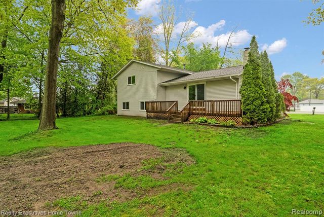 5851 Lakeshore Road, Fort Gratiot, MI 48059