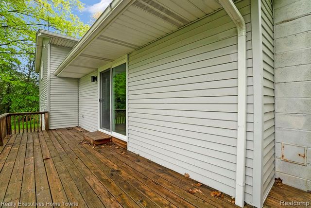 5851 Lakeshore Road, Fort Gratiot, MI 48059