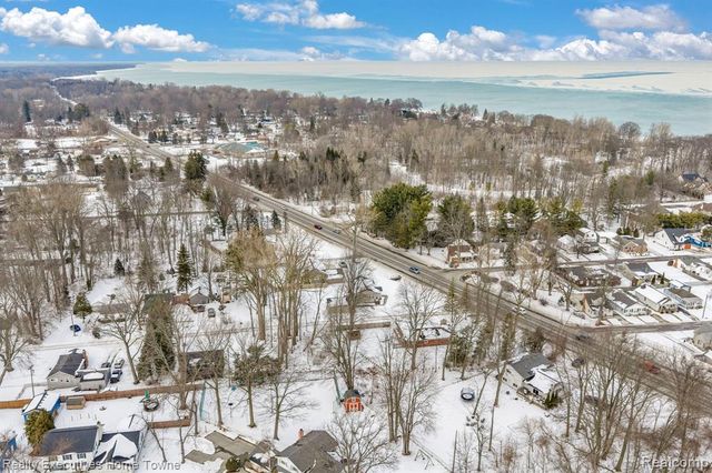 5851 Lakeshore Road, Fort Gratiot, MI 48059