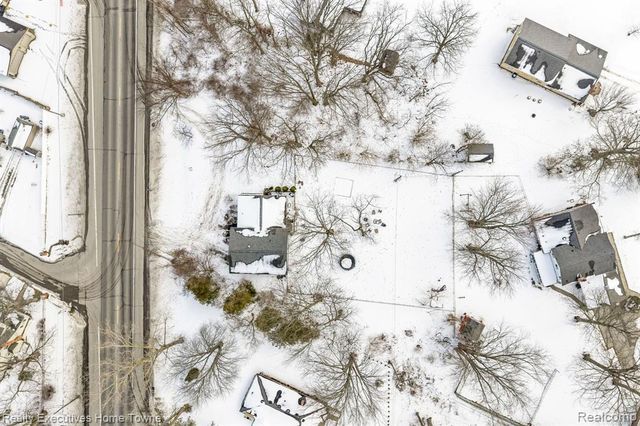 5851 Lakeshore Road, Fort Gratiot, MI 48059