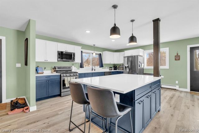 5851 Lakeshore Road, Fort Gratiot, MI 48059