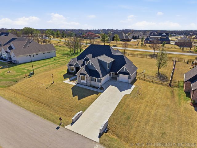 6480 N Blue Sage Drive, Owasso, OK 74055