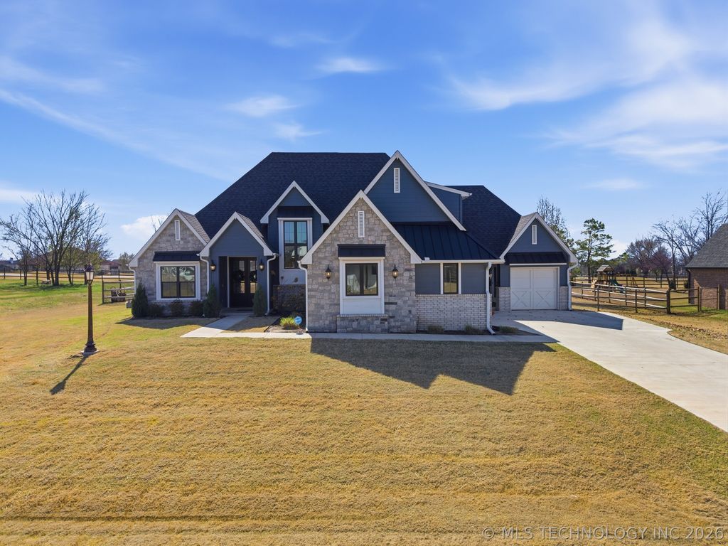 6480 N Blue Sage Drive, Owasso, OK 74055