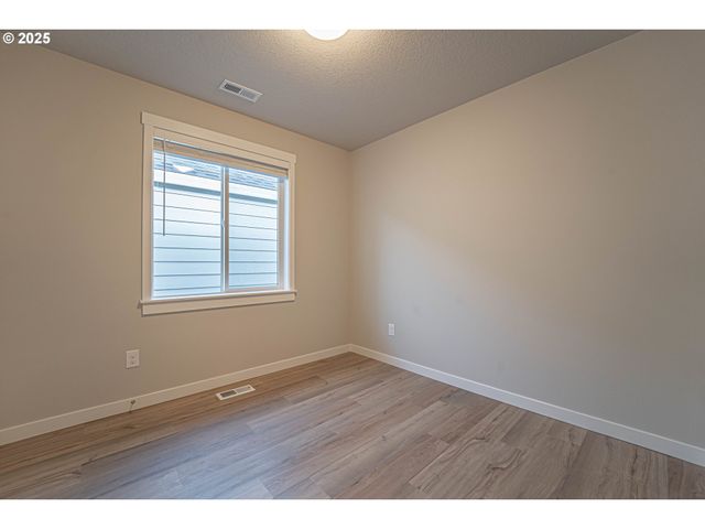 4919 Ne 2ND Ct, Vancouver, WA 98663