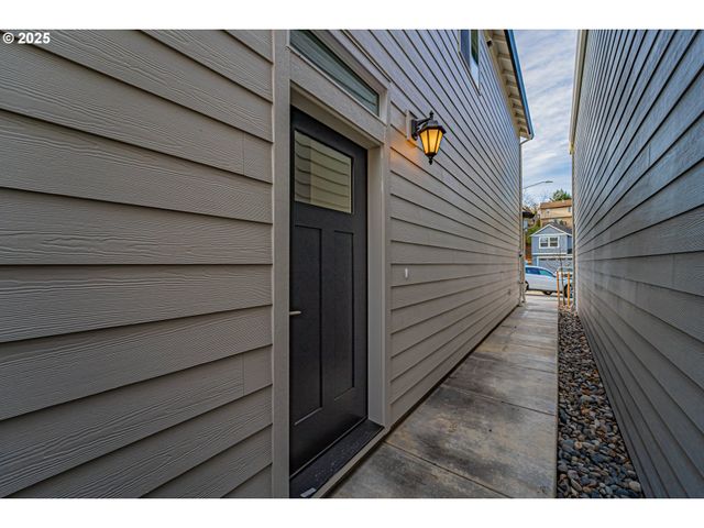 4919 Ne 2ND Ct, Vancouver, WA 98663