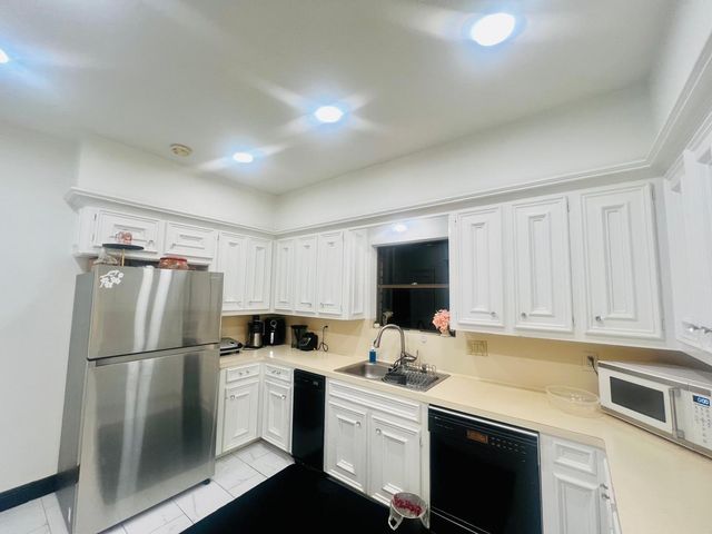 14907 Alderwick Drive, Sugar Land, TX 77498