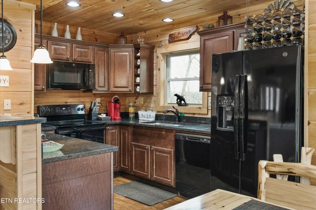 2906 Joyner Hills Lane, Sevierville, TN 37862