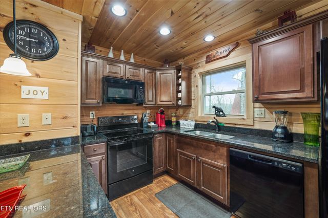 2906 Joyner Hills Lane, Sevierville, TN 37862