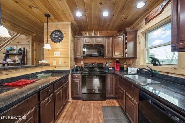 2906 Joyner Hills Lane, Sevierville, TN 37862