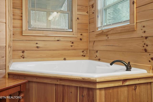 2906 Joyner Hills Lane, Sevierville, TN 37862