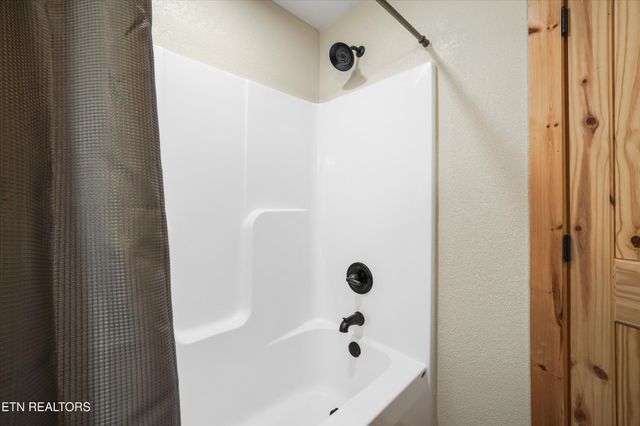 2906 Joyner Hills Lane, Sevierville, TN 37862