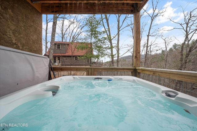 2906 Joyner Hills Lane, Sevierville, TN 37862