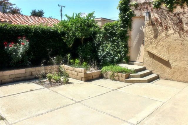 1049 W Pine c, Upland, CA 91786