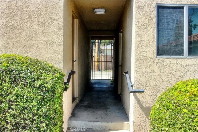 1049 W Pine c, Upland, CA 91786