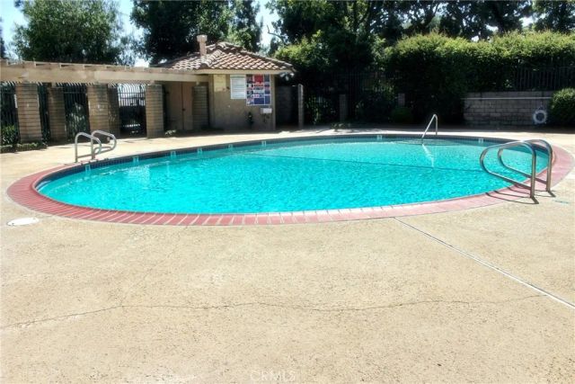 1049 W Pine c, Upland, CA 91786