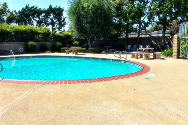1049 W Pine c, Upland, CA 91786