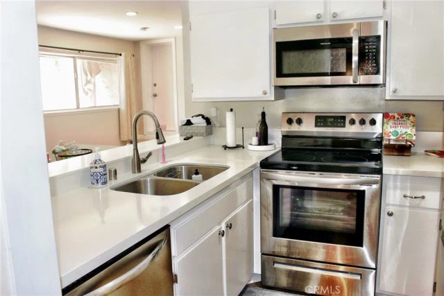 1049 W Pine c, Upland, CA 91786