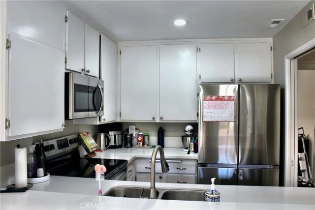 1049 W Pine c, Upland, CA 91786