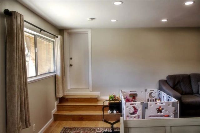 1049 W Pine c, Upland, CA 91786