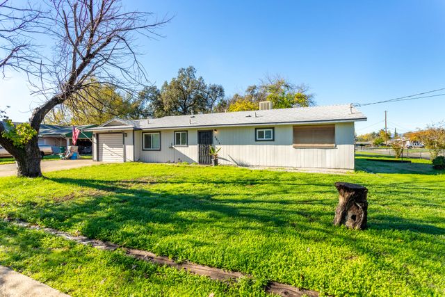 6874 Weeks Road, Redding, CA 96002