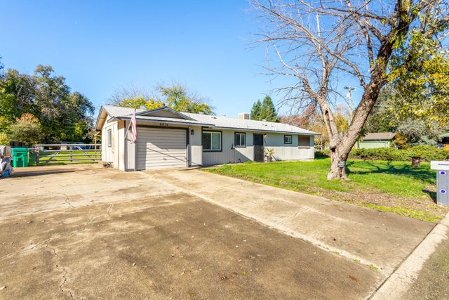 6874 Weeks Road, Redding, CA 96002