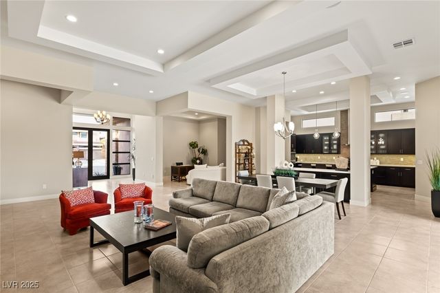 39 CRANBERRY COVE Court, Las Vegas, NV 89135