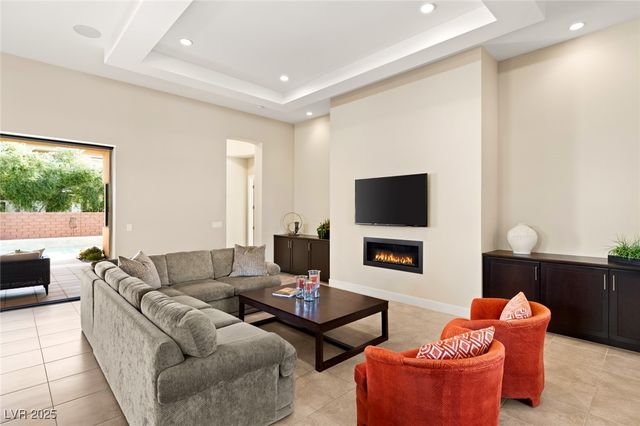 39 CRANBERRY COVE Court, Las Vegas, NV 89135