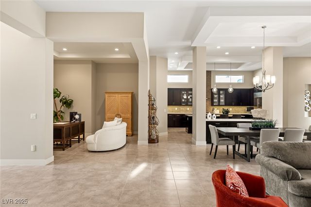 39 CRANBERRY COVE Court, Las Vegas, NV 89135