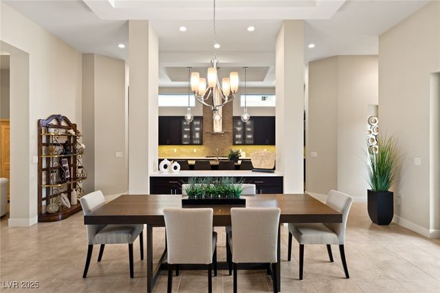 39 CRANBERRY COVE Court, Las Vegas, NV 89135