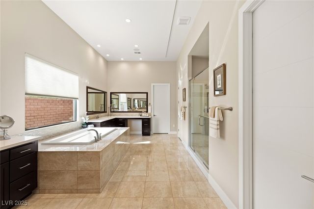 39 CRANBERRY COVE Court, Las Vegas, NV 89135