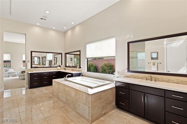 39 CRANBERRY COVE Court, Las Vegas, NV 89135