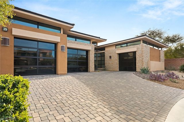 39 CRANBERRY COVE Court, Las Vegas, NV 89135