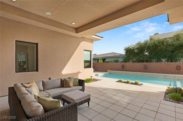 39 CRANBERRY COVE Court, Las Vegas, NV 89135