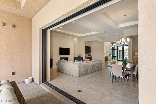 39 CRANBERRY COVE Court, Las Vegas, NV 89135