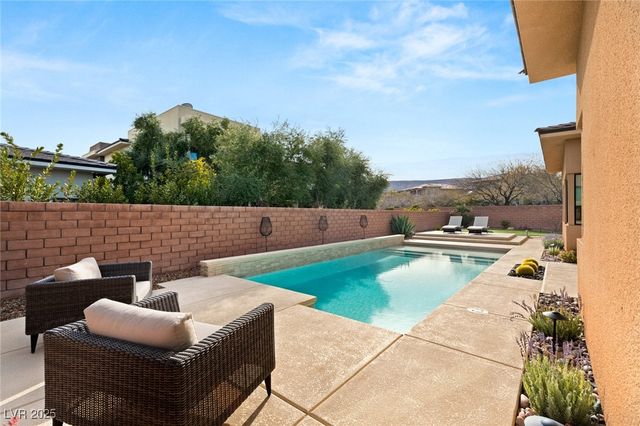 39 CRANBERRY COVE Court, Las Vegas, NV 89135