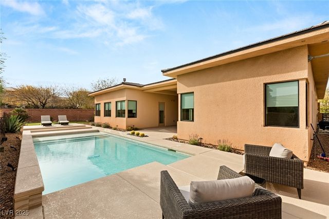 39 CRANBERRY COVE Court, Las Vegas, NV 89135