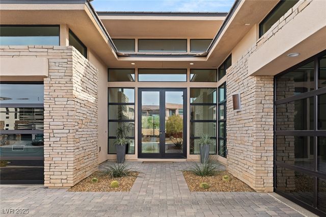 39 CRANBERRY COVE Court, Las Vegas, NV 89135