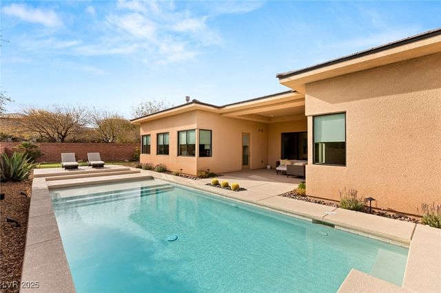 39 CRANBERRY COVE Court, Las Vegas, NV 89135