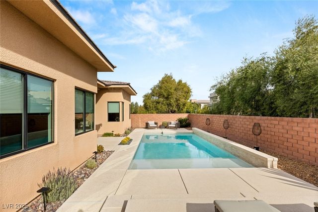 39 CRANBERRY COVE Court, Las Vegas, NV 89135