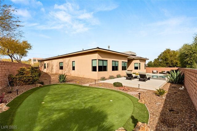 39 CRANBERRY COVE Court, Las Vegas, NV 89135