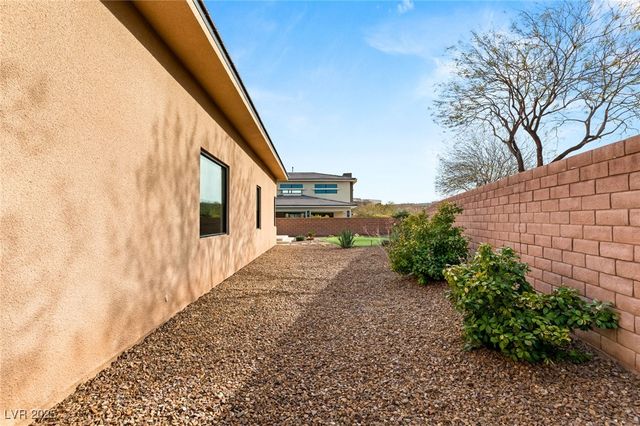 39 CRANBERRY COVE Court, Las Vegas, NV 89135