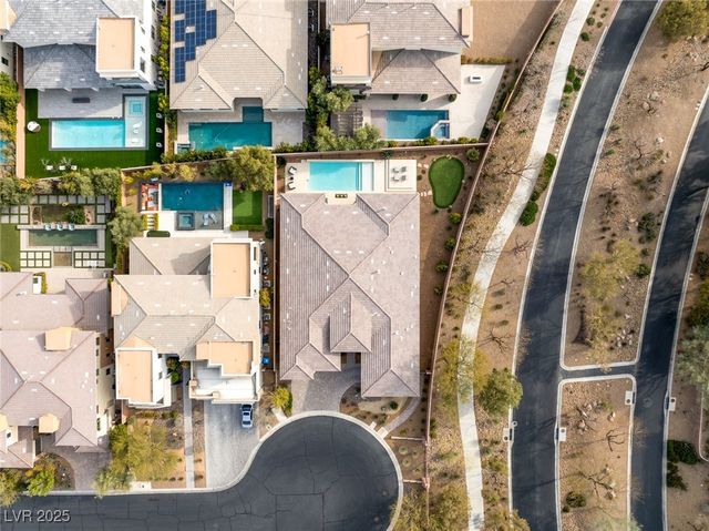 39 CRANBERRY COVE Court, Las Vegas, NV 89135