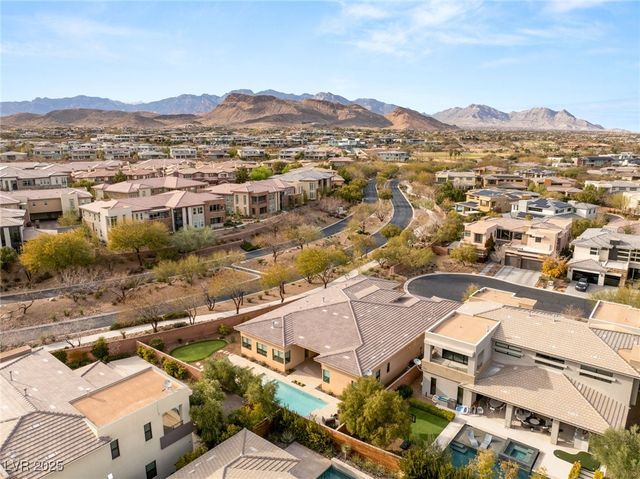 39 CRANBERRY COVE Court, Las Vegas, NV 89135