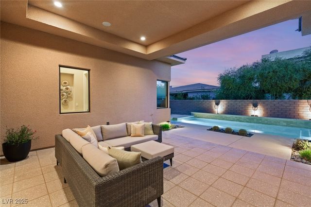 39 CRANBERRY COVE Court, Las Vegas, NV 89135