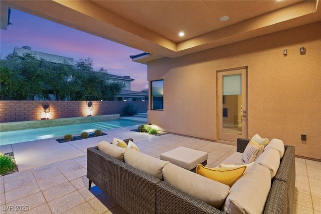 39 CRANBERRY COVE Court, Las Vegas, NV 89135