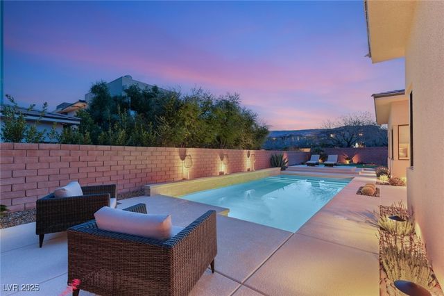 39 CRANBERRY COVE Court, Las Vegas, NV 89135